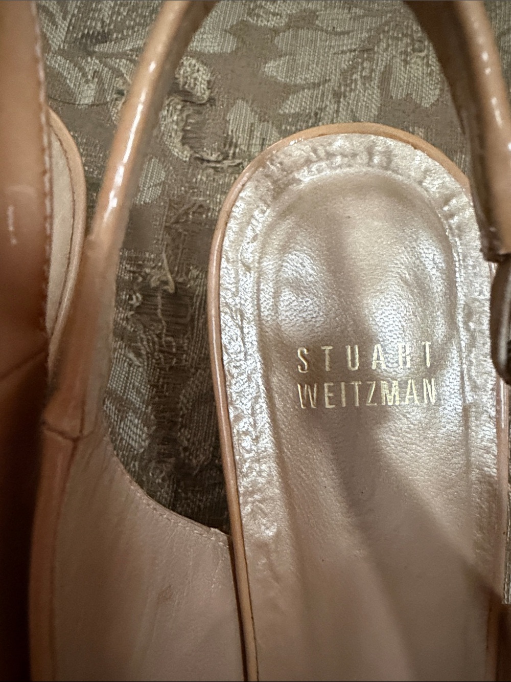 Stuart Weitzman Nude Patent Leather Pointed Slingback Pumps - Picture 2 of 5